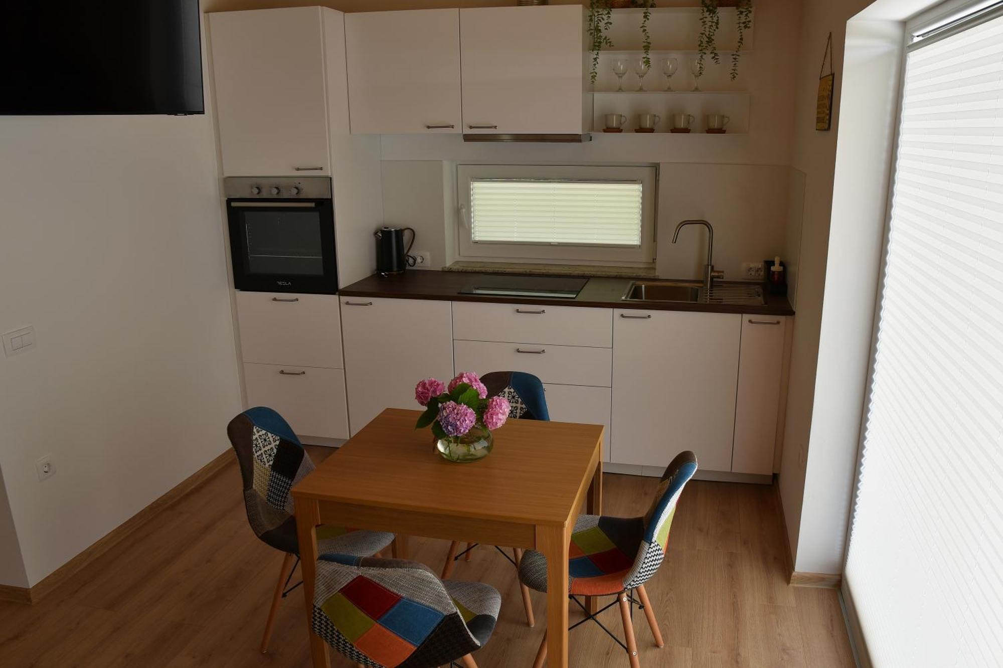 Honey House Apartment *