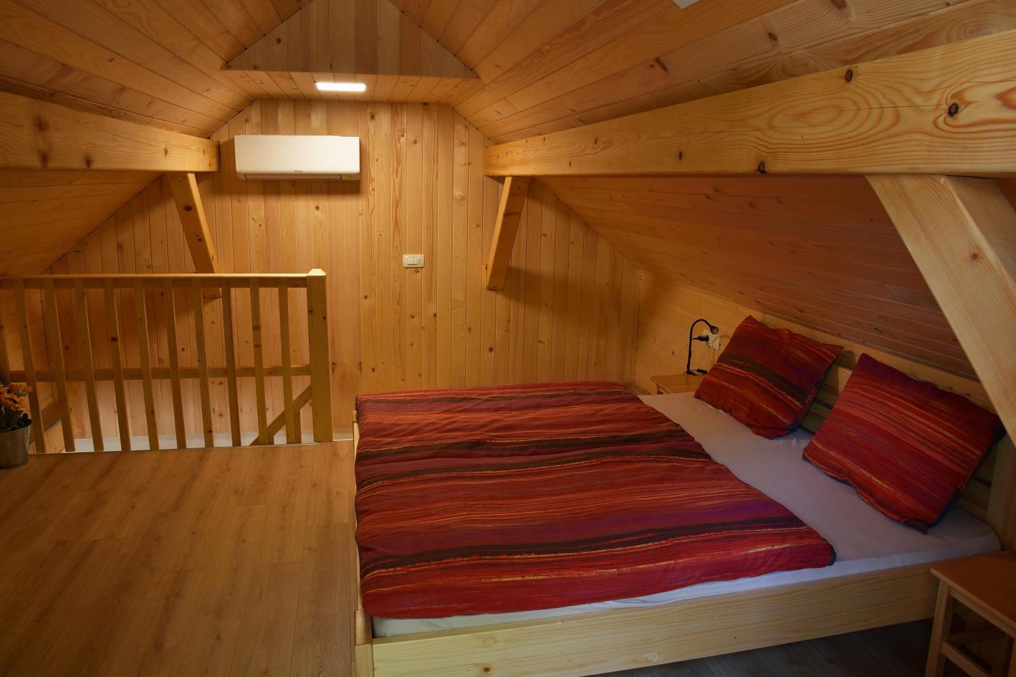 Honey House * Zgornje Gorje
